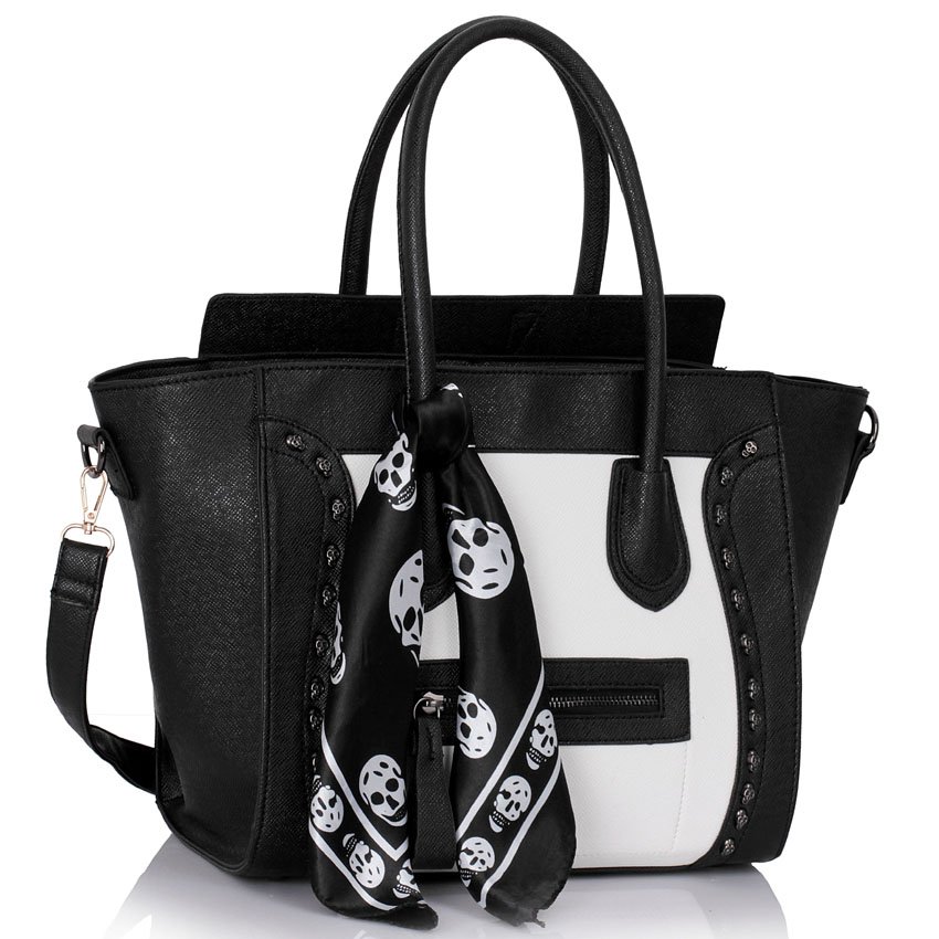 purse black and white