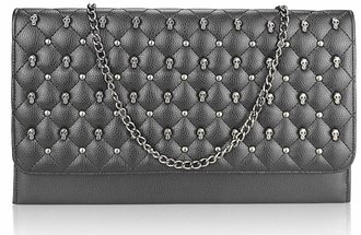 LSE00218 - Black Quilted Purse With Skull Stud Detail